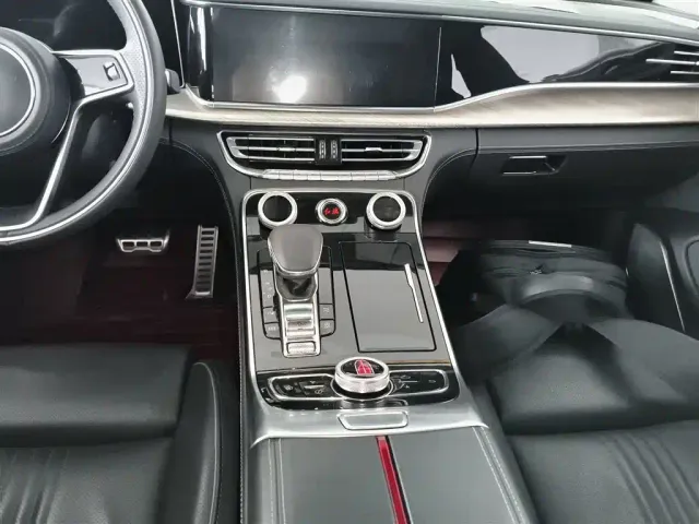Hongqi H9 — Фото автомобиля 13