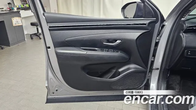 Hyundai Tucson Tucson (NX4) Дизель 2.0 2WD — Фото автомобиля 24