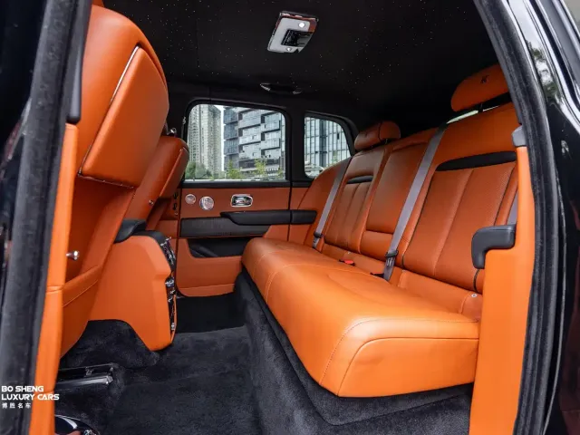 Rolls-Royce Cullinan — Фото автомобиля 10