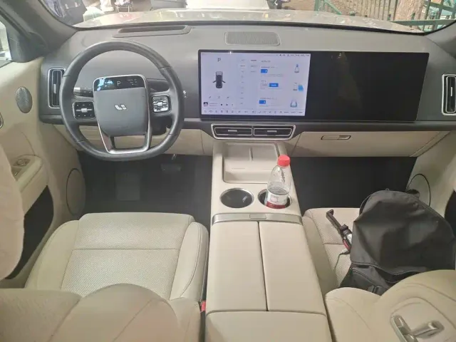 Li Auto L7 — Фото автомобиля 5
