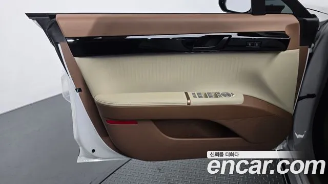 Hyundai Grandeur GN7 — Фото автомобиля 12