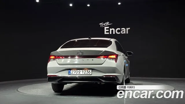 Hyundai AVANTE Avante (CN7) — Фото автомобиля 4