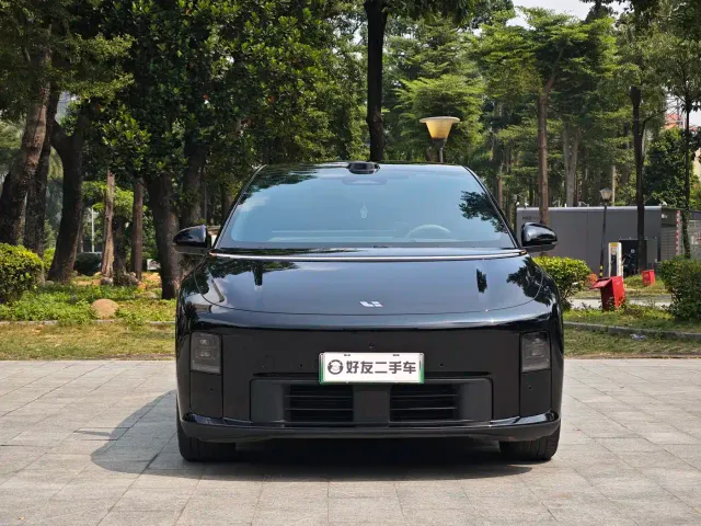 Li Auto i6 — Фото автомобиля 2