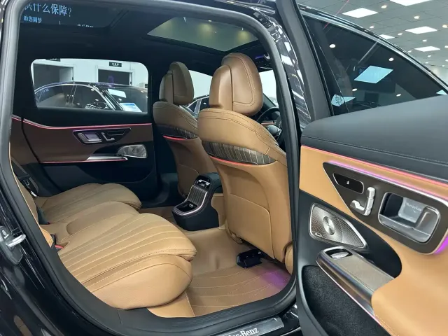 Mercedes-Benz E-Class — Фото автомобиля 16