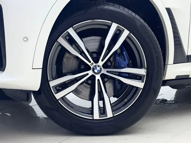 BMW X7 — Фото автомобиля 13