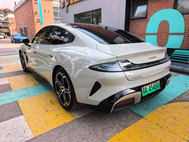 Xiaomi SU7 — Фото автомобиля 7