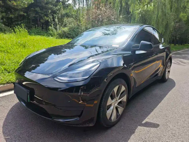 Фотография автомобиля — Tesla Model Y