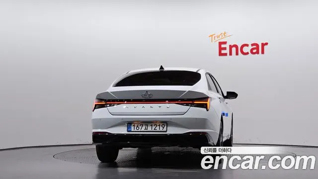 Hyundai Avante — Фото автомобиля 4
