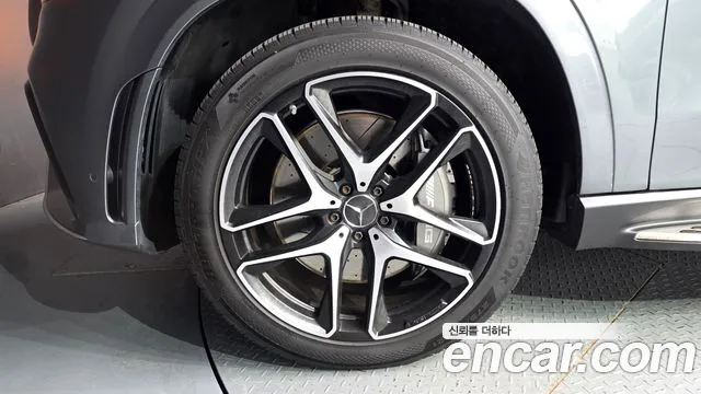 Mercedes-Benz GLE-Class — Фото автомобиля 5
