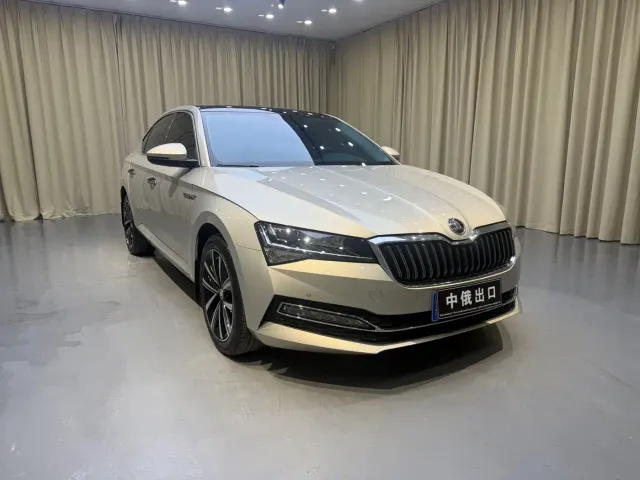 Skoda Superb — Фото автомобиля 3
