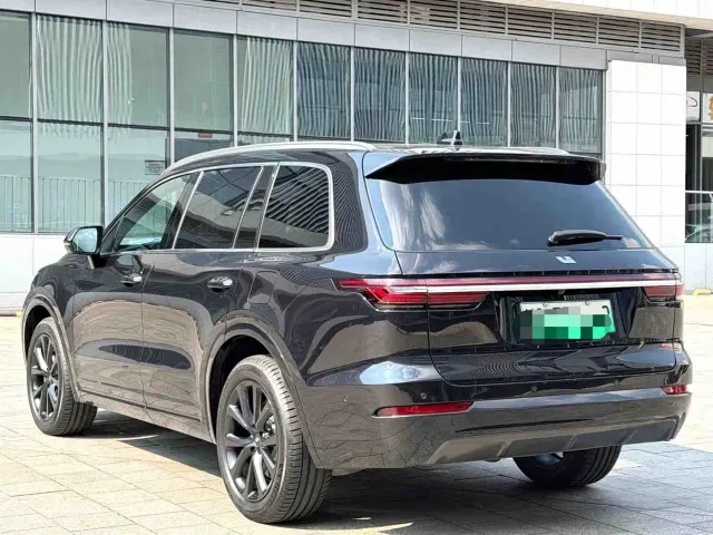 Li Auto ONE — Фото автомобиля 7