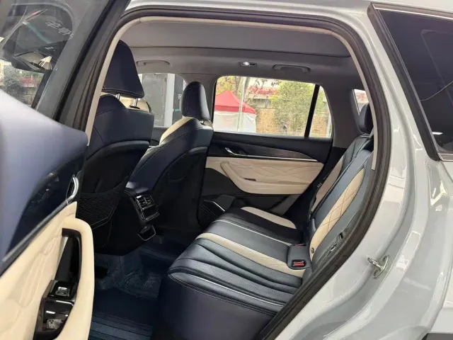 Geely Xingyue L — Фото автомобиля 5