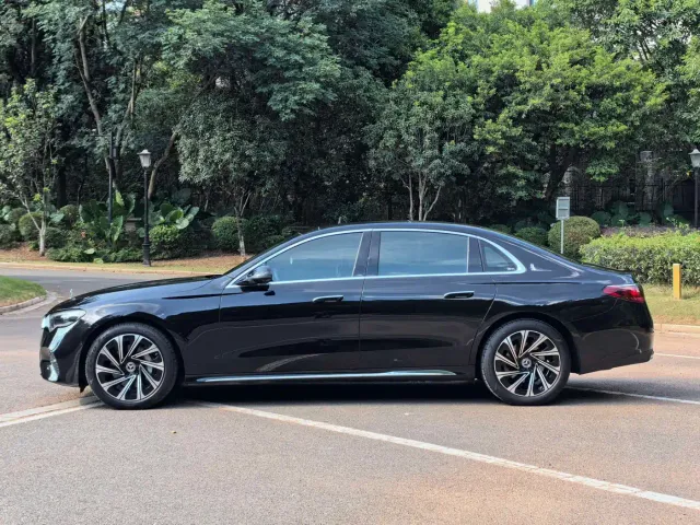 Mercedes-Benz E-Class — Фото автомобиля 16