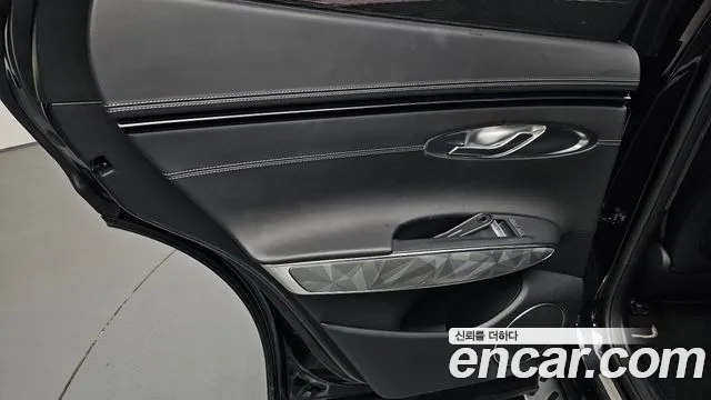 Genesis GV70 — Фото автомобиля 13
