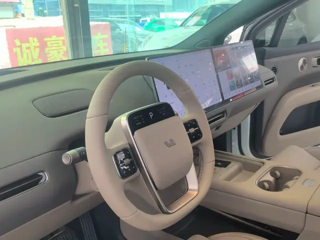 Li Auto i6 — Фото автомобиля 18