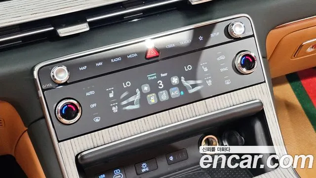 Genesis GV80 — Фото автомобиля 30