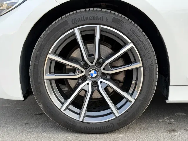 BMW 3 Series — Фото автомобиля 8