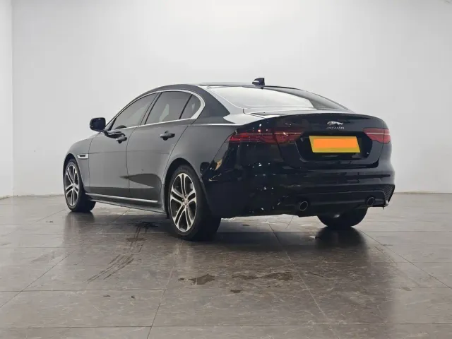 Jaguar Jaguar XEL 2022 2.0T 250PS R-DYNAMIC S Progressive Sport Edition — Фото автомобиля 4