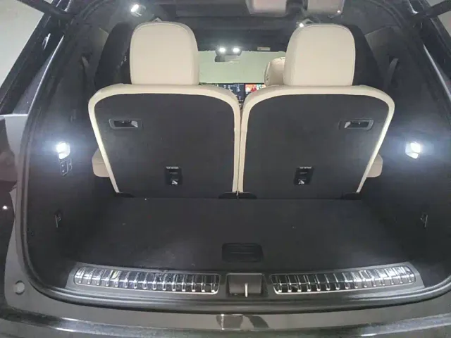 Li Auto L8 — Фото автомобиля 13