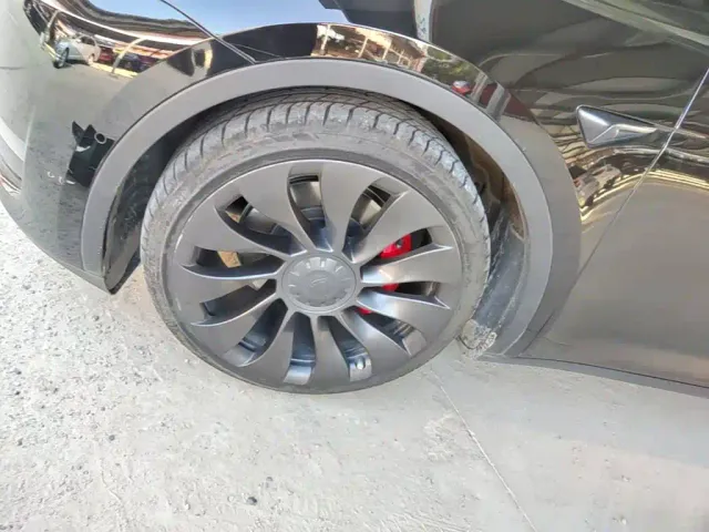 Tesla Model Y — Фото автомобиля 22