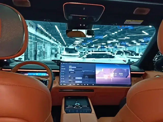 Lynk & Co 900 — Фото автомобиля 9