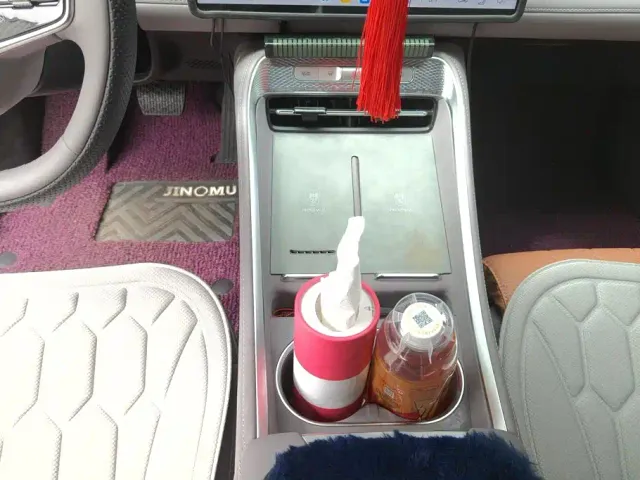 Roewe M7 DMH — Фото автомобиля 16