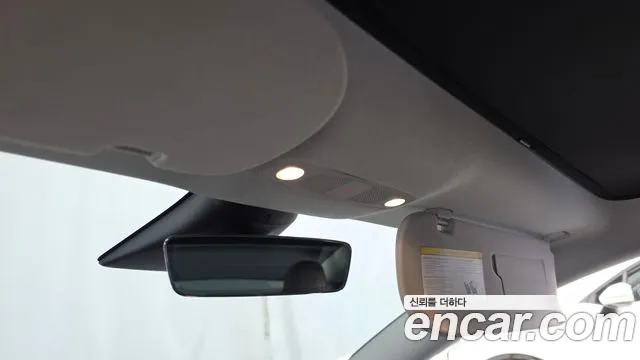 Tesla Model 3 — Фото автомобиля 23
