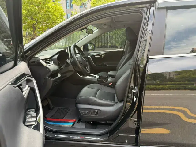 Toyota Wildlander — Фото автомобиля 8