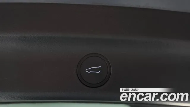 Tesla Model Y — Фото автомобиля 22