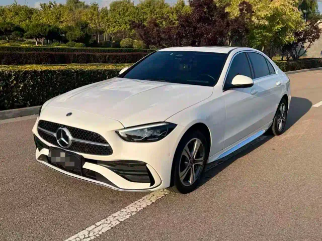 Фотография автомобиля — Mercedes-Benz C-Class