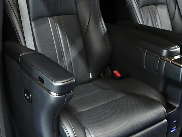 Toyota Vellfire — Фото автомобиля 17