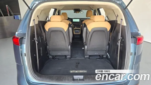 Kia Carnival Generation 4 — Фото автомобиля 26