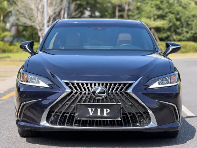 Lexus ES — Фото автомобиля 2