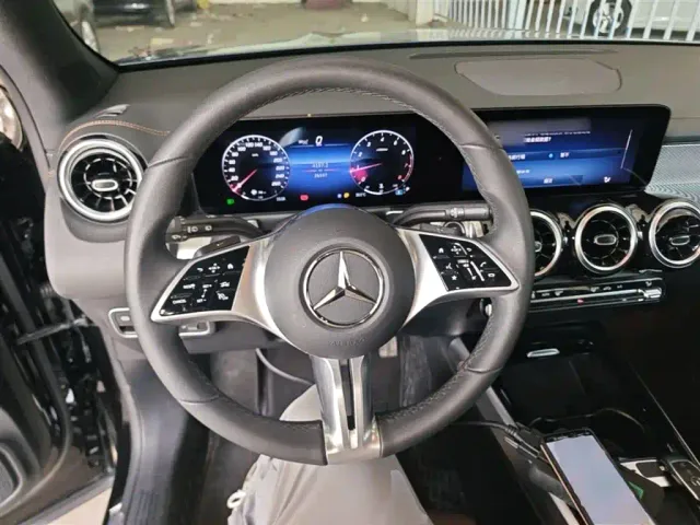 Mercedes-Benz GLB-Class — Фото автомобиля 10
