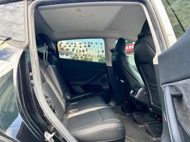 Tesla Model Y — Фото автомобиля 8