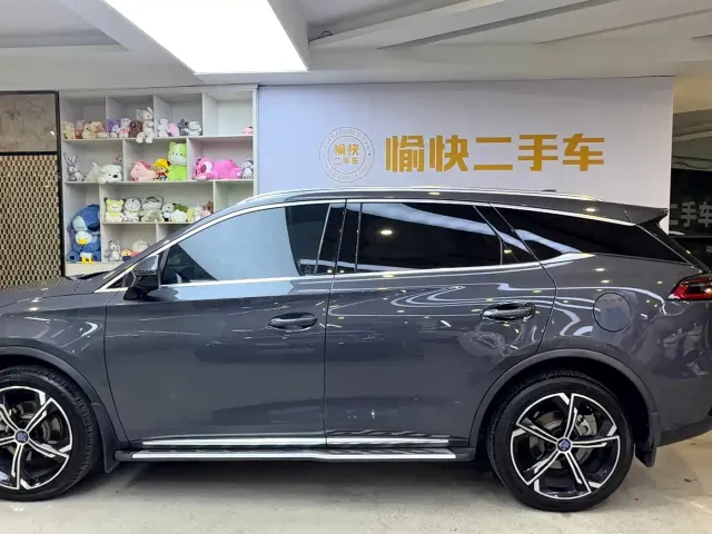BYD Tang — Фото автомобиля 4