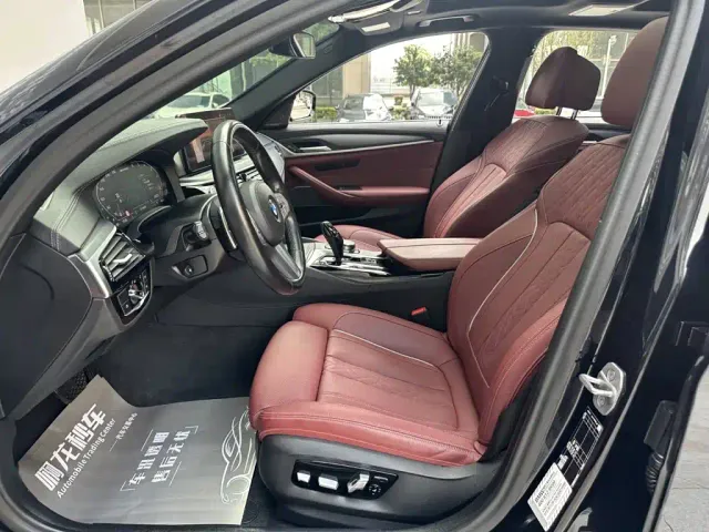 BMW 5 Series — Фото автомобиля 11
