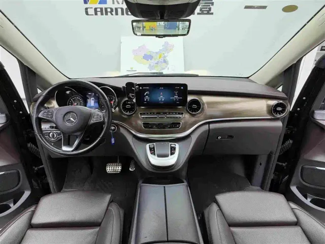 Mercedes-Benz V-Class — Фото автомобиля 12