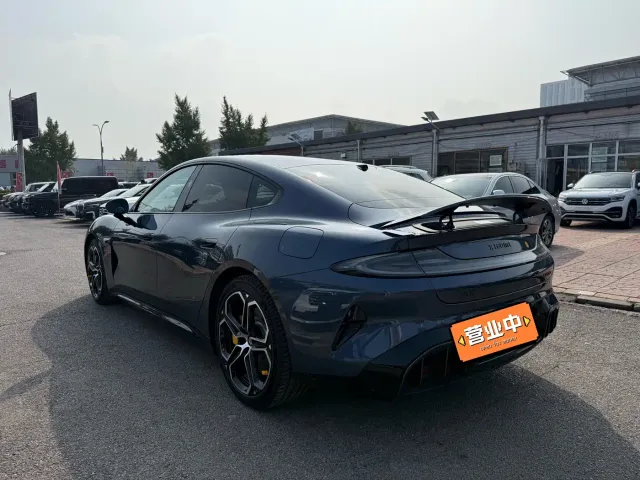 Xiaomi SU7 — Фото автомобиля 13