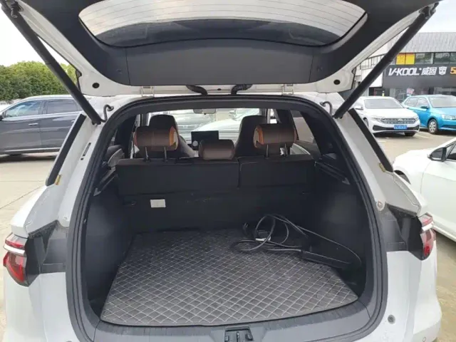 BYD Song Pro — Фото автомобиля 18