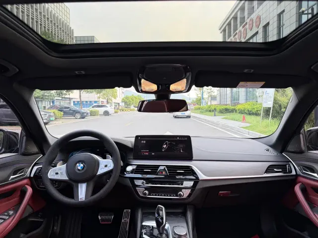 BMW 5 Series — Фото автомобиля 12