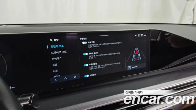 Hyundai Grandeur Grandeur (GN7) 2.5 Бензин 2WD — Фото автомобиля 29