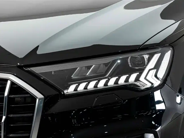 Audi Q7 — Фото автомобиля 4