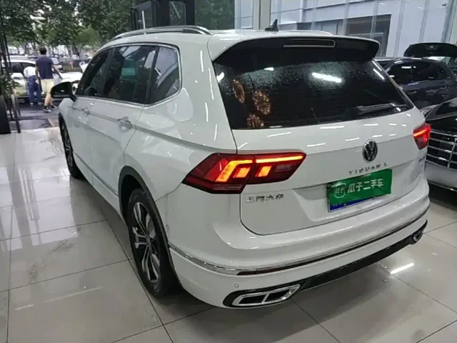 Volkswagen Tiguan L — Фото автомобиля 4