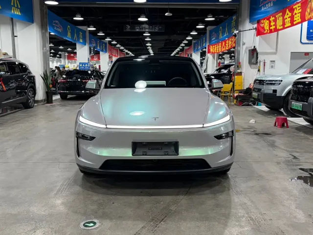 Фотография автомобиля — Tesla Model Y