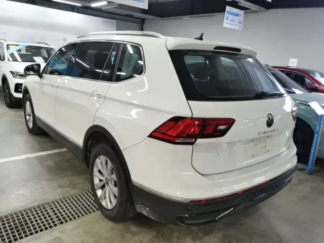 Volkswagen Tiguan L — Фото автомобиля 4