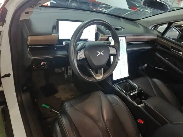 Xpeng P5 — Фото автомобиля 5