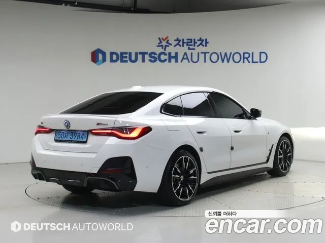 BMW i4 — Фото автомобиля 2