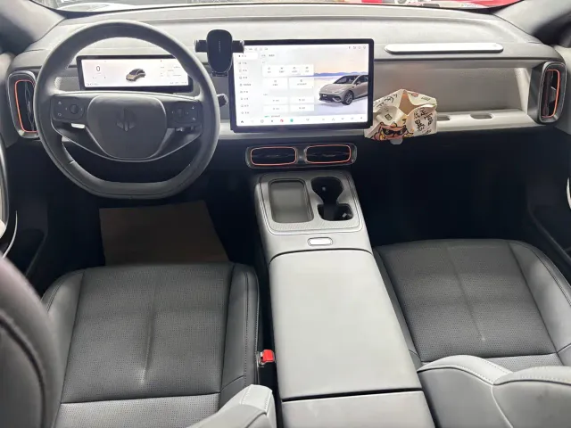 Leapmotor Lafa 5 — Фото автомобиля 10