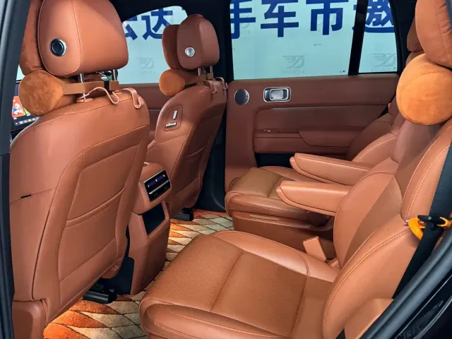Li Auto L8 — Фото автомобиля 5